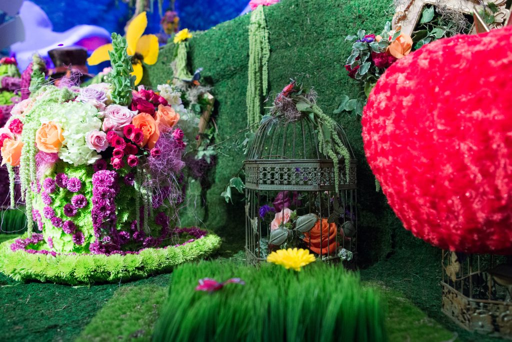 https://yannidesignstudio.com/app/uploads/2019/08/alice-in-wonderland-at-versailles-birthday-party-unique-custom-made-decor-centerpieces-unique-decoration-ideas-floral.jpg