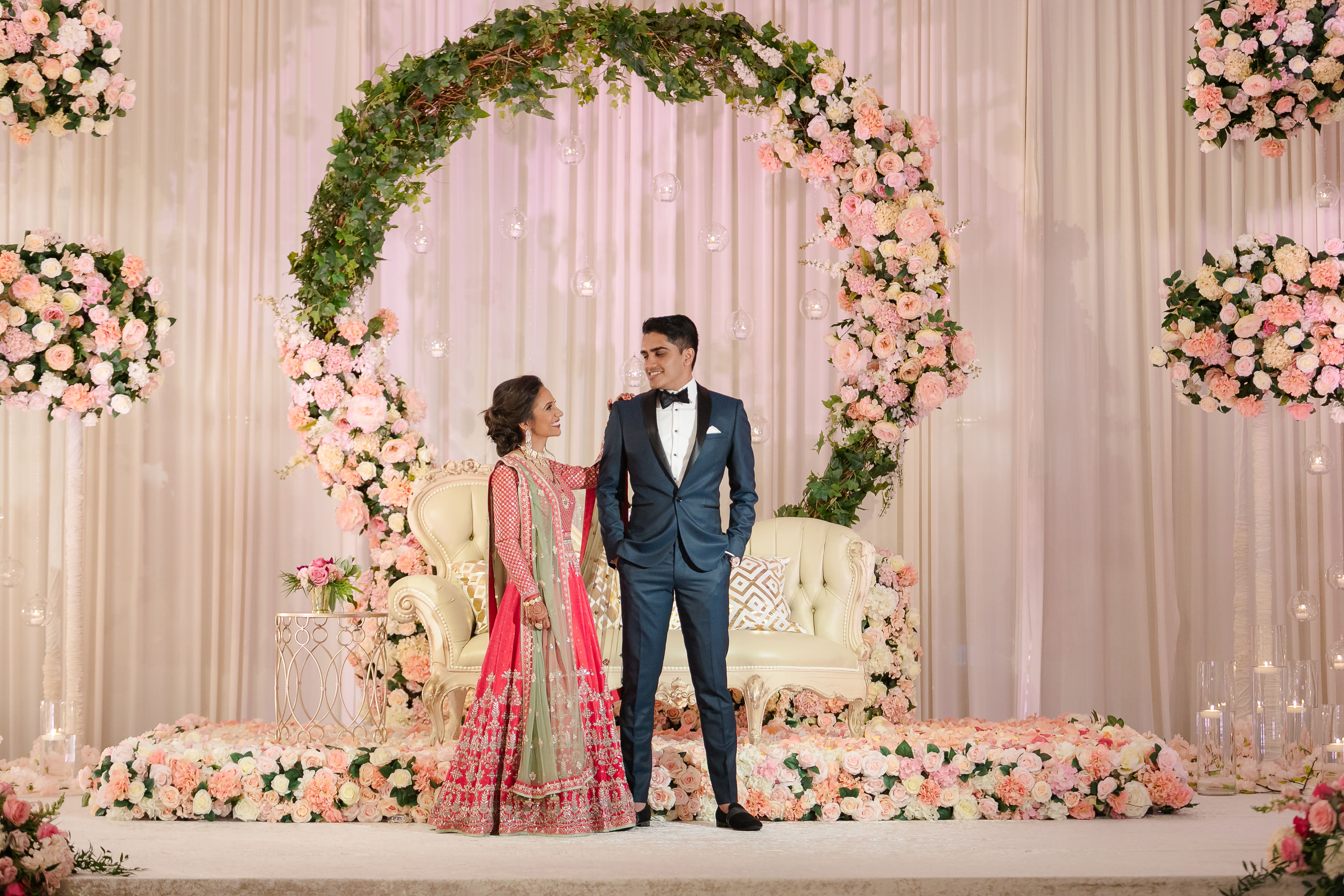 Elegant Indian Wedding Reception Stage Decor Photo 207201