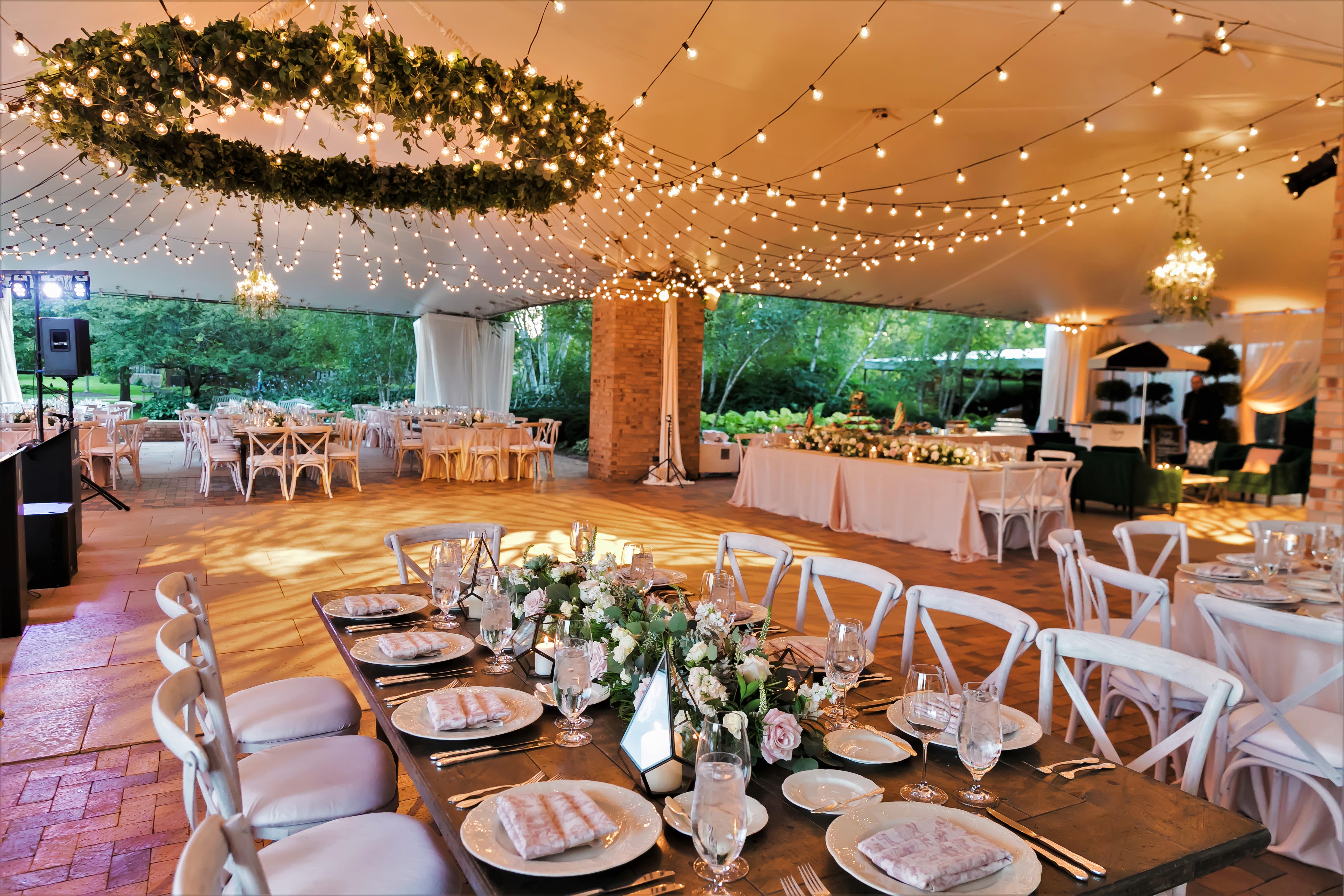 Chicago Botanic Garden: Upscale Outdoor Chicago Suburbs Wedding Venue